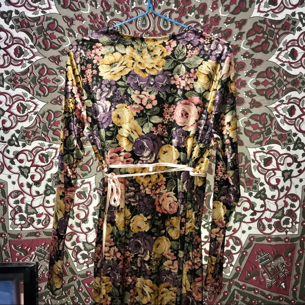 TOPSHOP Floral Wrap Dress - Picture 6 of 8
